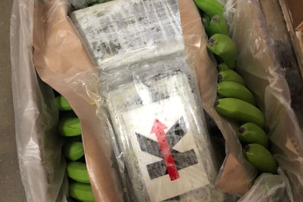 Kokain-Päckchen zwischen Bananen: Am Mittwoch veröffentlichte die Polizei Fotos des Funds.