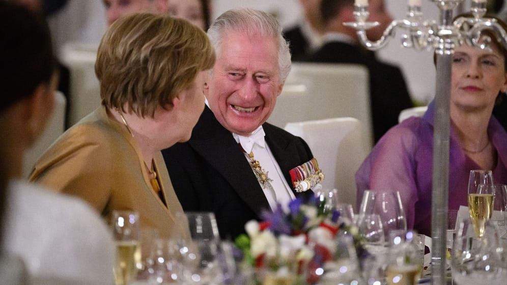 König Charles III. und Ex-Kanzlerin Angela Merkel beim Staatsbankett: Was macht der Besuch mit den deutsch-britischen Beziehungen?