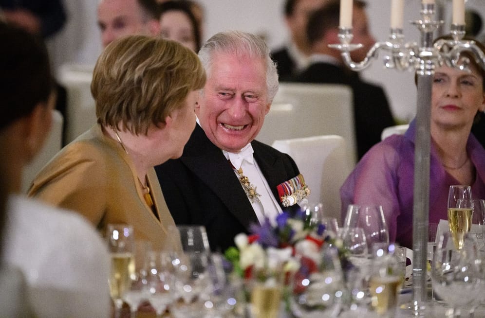König Charles III. und Ex-Kanzlerin Angela Merkel beim Staatsbankett: Was macht der Besuch mit den deutsch-britischen Beziehungen?