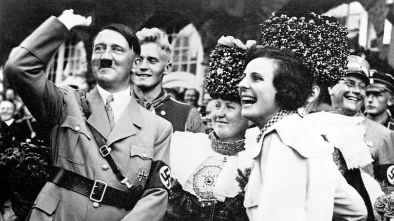 Adolf Hitler: Sein Vorname ist nicht untrennbar mit den Gräueltaten des Nazi-Regimes zu verknüpfen, meinte das Standesamt in Hamburg – Namensänderung abgelehnt.