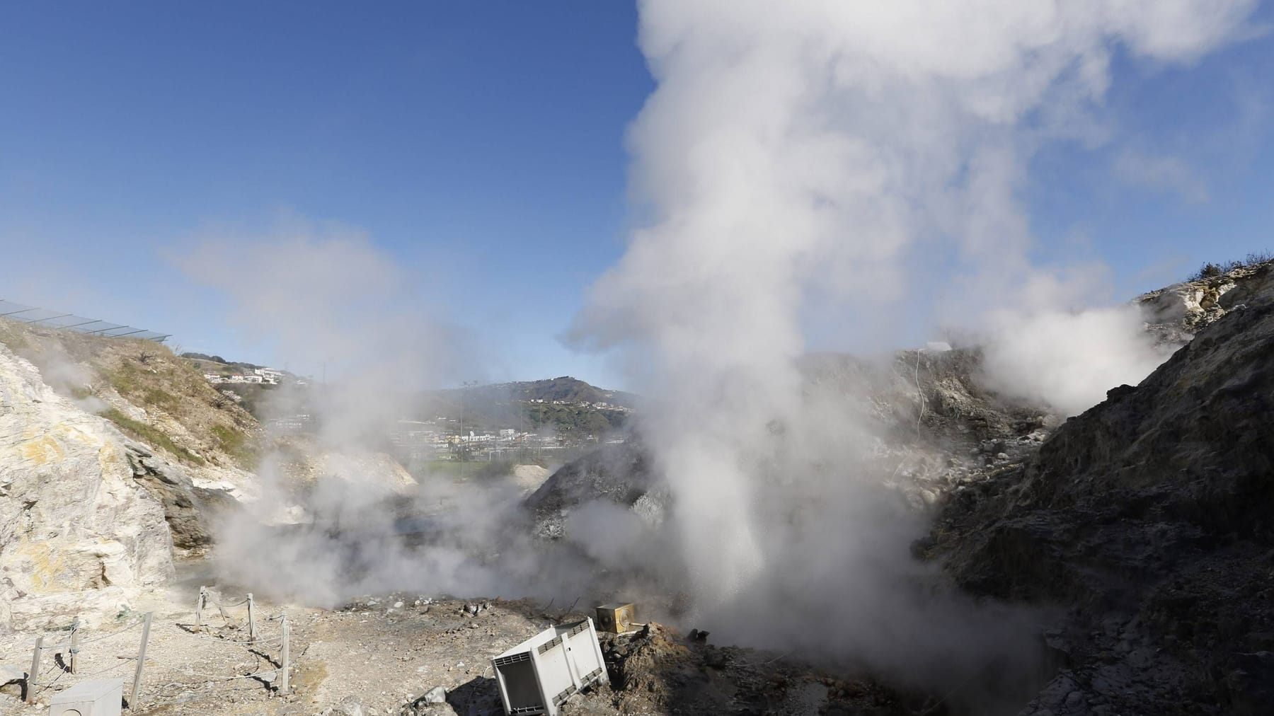 “Senza precedenti”: il supervulcano vicino a Napoli alza il terreno a un’altezza record
