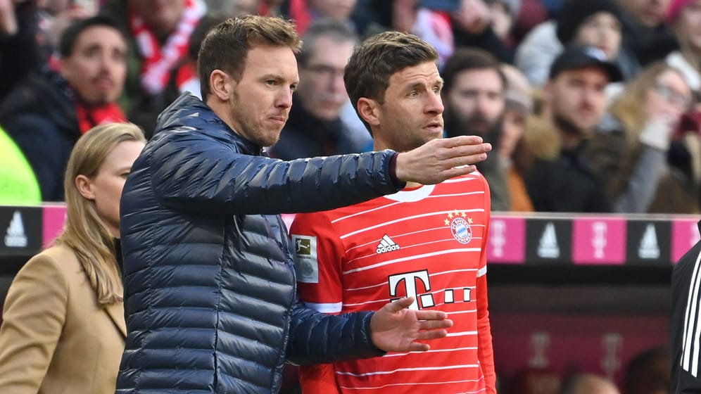 Thomas Müller (r.) mit Julian Nagelsmann: Jetzt äußert auch Müller sich zum Aus seines Trainers.