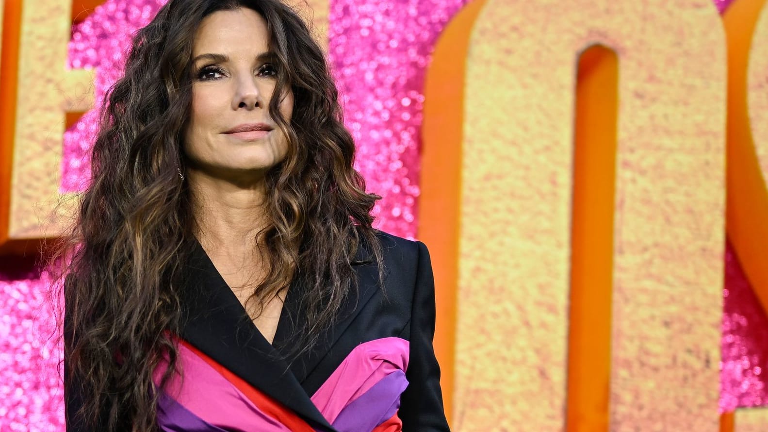 Sandra Bullock: Die 58-Jährige überraschte mit einem Auftritt im Rahmen der Oscar-Verleihung.