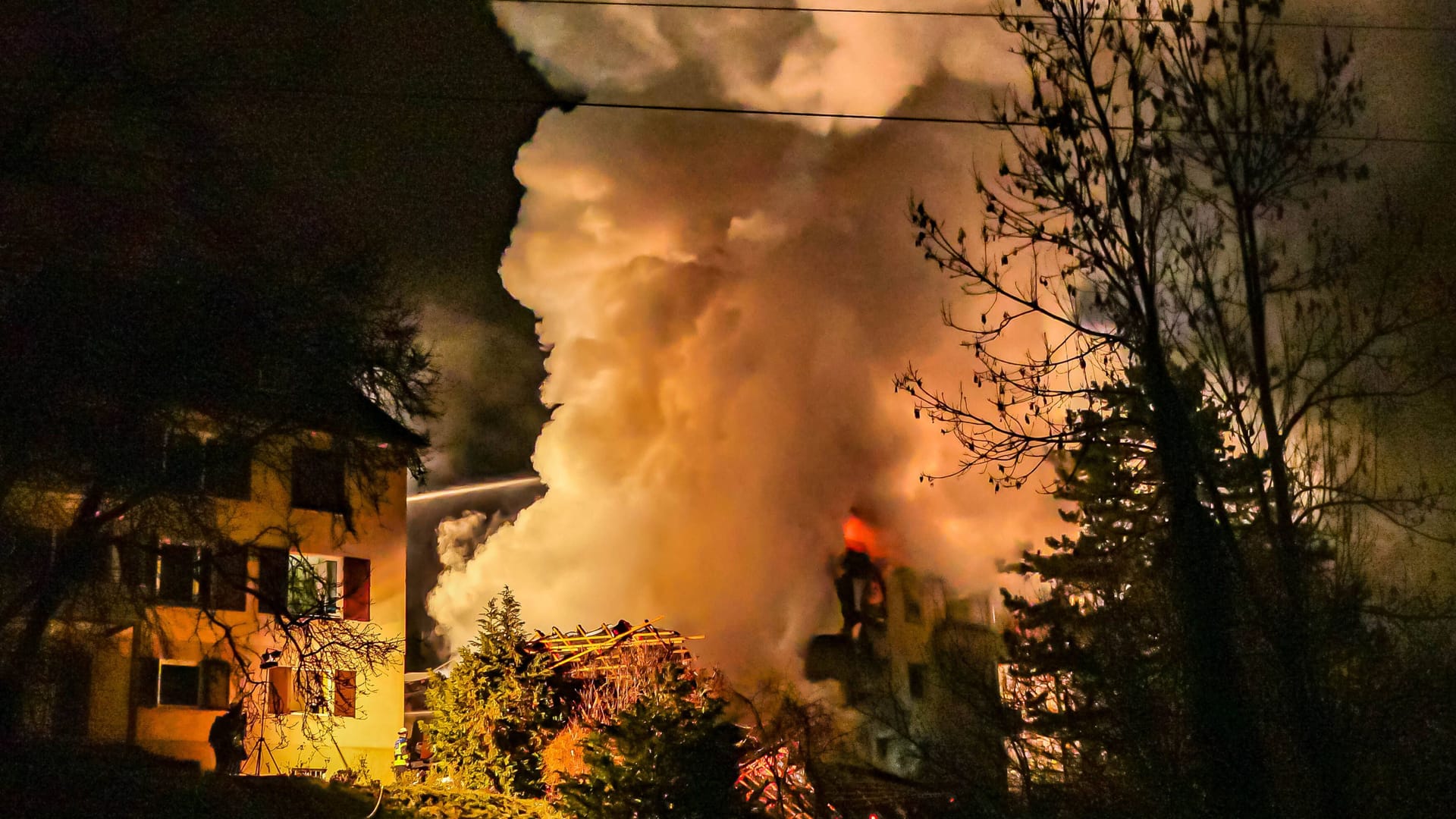 Gegen 3 Uhr meldeten Zeugen die Explosion in Stuttgart West.