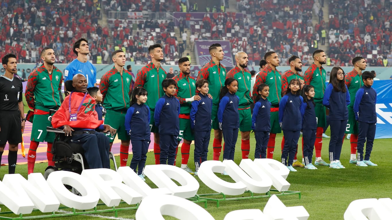 Die marokkanische Nationalmannschaft war bei der WM in Katar das Überraschungsteam und schaffte es als erste afrikanische Mannschaft bis ins Halbfinale.