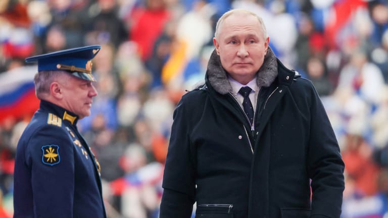 Wladimir Putin: Die militärischen Misserfolge in der Ukraine bringen den russischen Präsidenten in Bedrängnis.