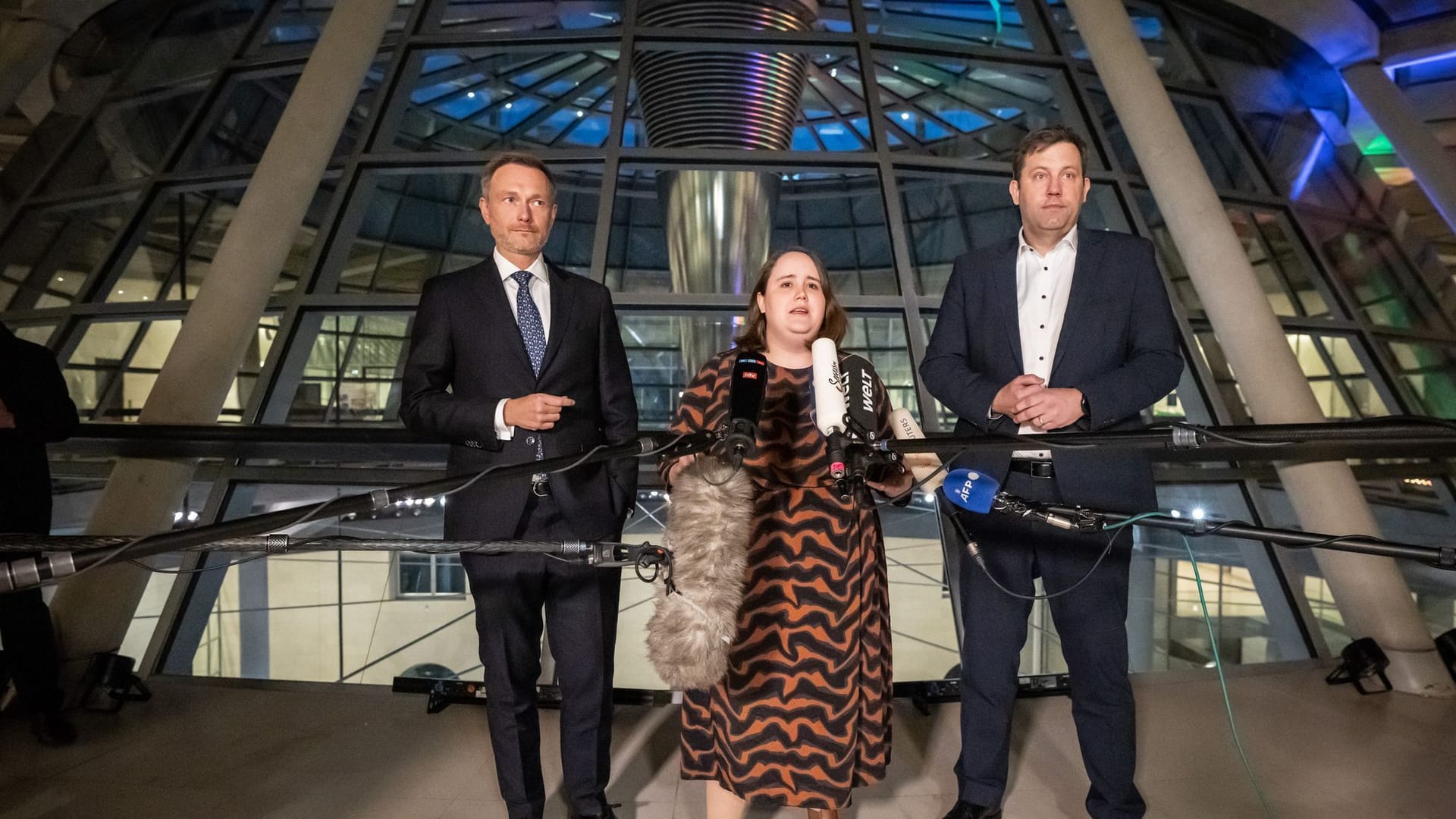 Berlin: Christian Lindner, Ricarda Lang und Lars Klingbeil (von links) nach dem Koalitionsausschuss.