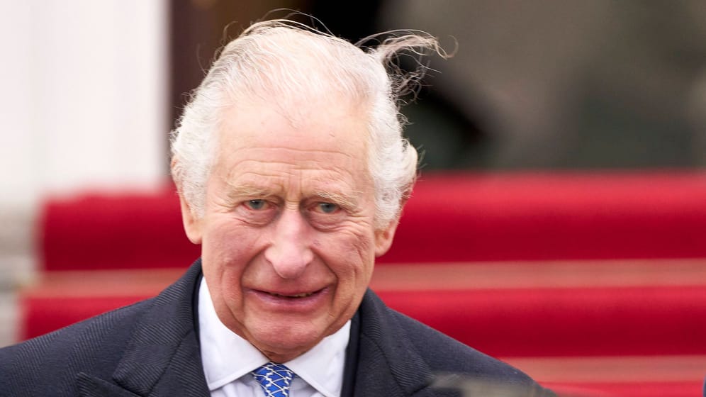 König Charles III. in Berlin: Sein Auftritt im Bundestag wird kritisiert.