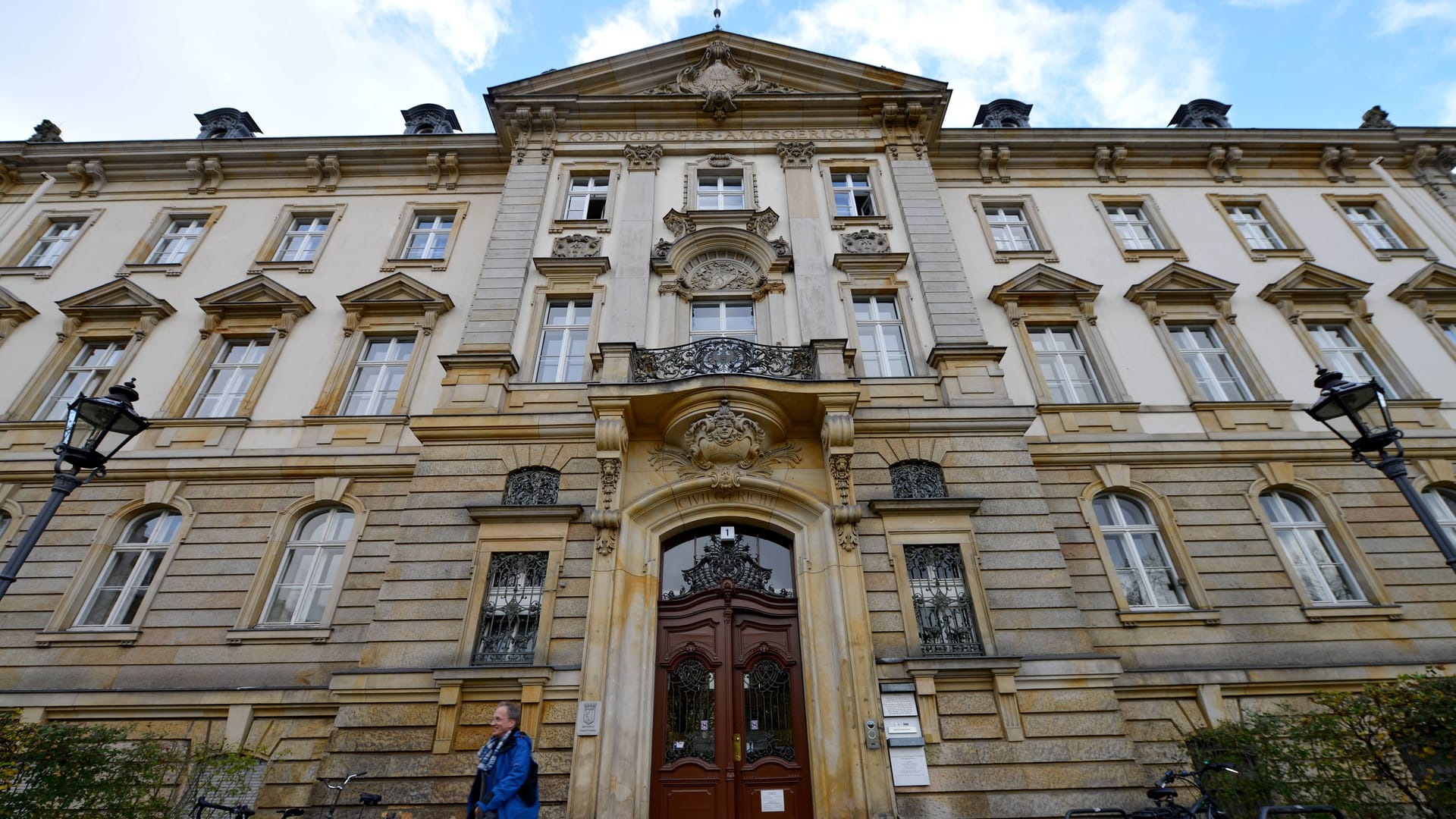 Amtsgericht in Charlottenburg (Archivbild): Von einer Vertretung gefällte Urteile könnten rechtlich angegriffen werden. Amtsgericht in Charlottenburg (Archivbild): Von einer Vertretung gefällte Urteile könnten rechtlich angegriffen werden.