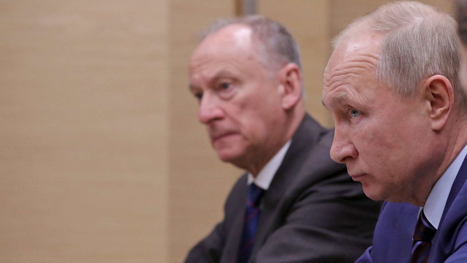 Sekretär des russischen Sicherheitsrates Nikolai Patruschew und Russlands Präsident Wladimir Putin (Archivbild): Putins enger Vertrauter Patruschew warnt den Westen vor "katastrophalen Konsequenzen".