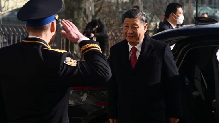 Xi Jinping wird in Moskau pompös empfangen: Was wird er tun, um eine Niederlage Putins in der Ukraine zu verhindern?