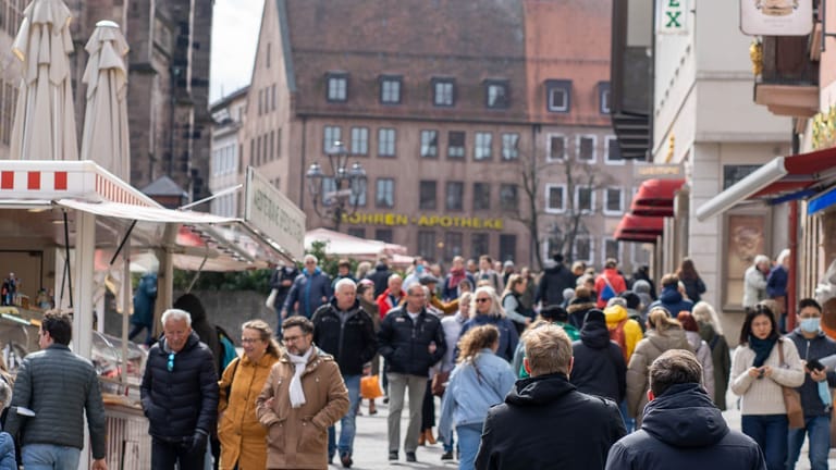 Treiben in der Innenstadt: Wie bewegt man sich in Nürnberg künftig fort?