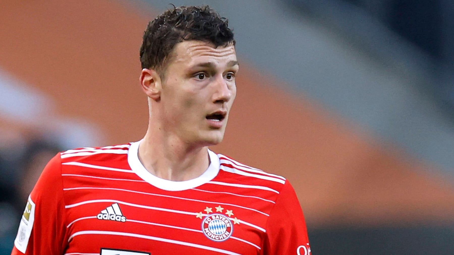 FC Bayern Pavard spricht über geplatzten Wechsel