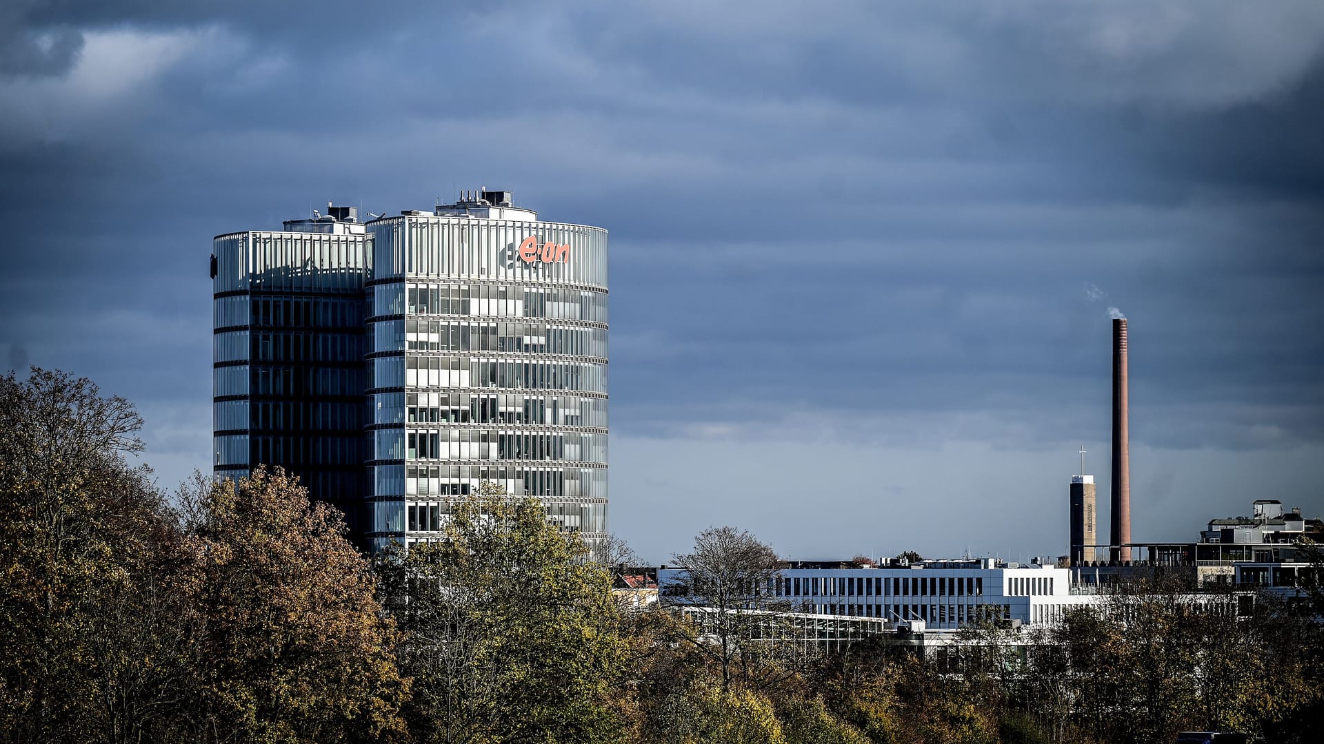 Der Hauptsitz des Energiekonzerns Eon in : Der Konzern wägt eine mögliche Reparatur der zerbortsenen Pipeline Nord Stream 1 ab. Der Hauptsitz des Energiekonzerns Eon in : Der Konzern wägt eine mögliche Reparatur der zerbortsenen Pipeline Nord Stream 1 ab.