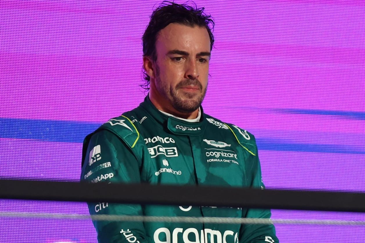 Fernando Alonso auf dem Podium in Saudi-Arabien: Nachträgliche Strafe nachträglich revidiert.