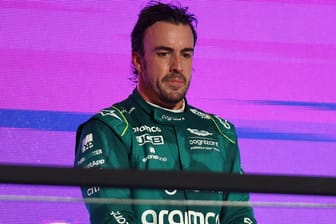 Fernando Alonso auf dem Podium in Saudi-Arabien: Nachträgliche Strafe nachträglich revidiert.