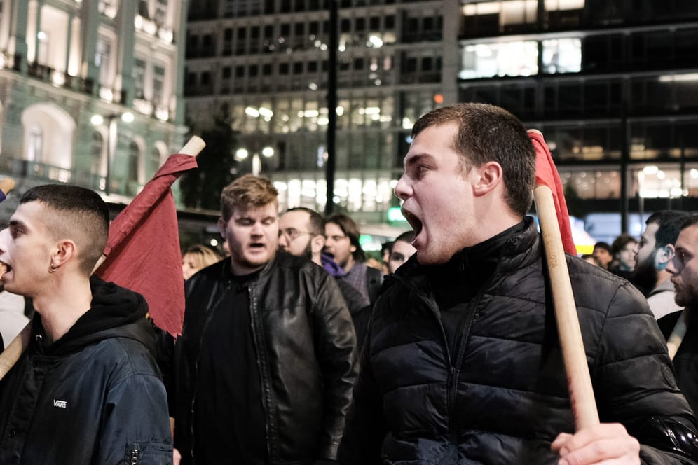 Demonstration in Athen: Studierende und linke Gruppen demonstrierten am Freitag gegen die Folgen des schweren Zugunglücks in Griechenland.