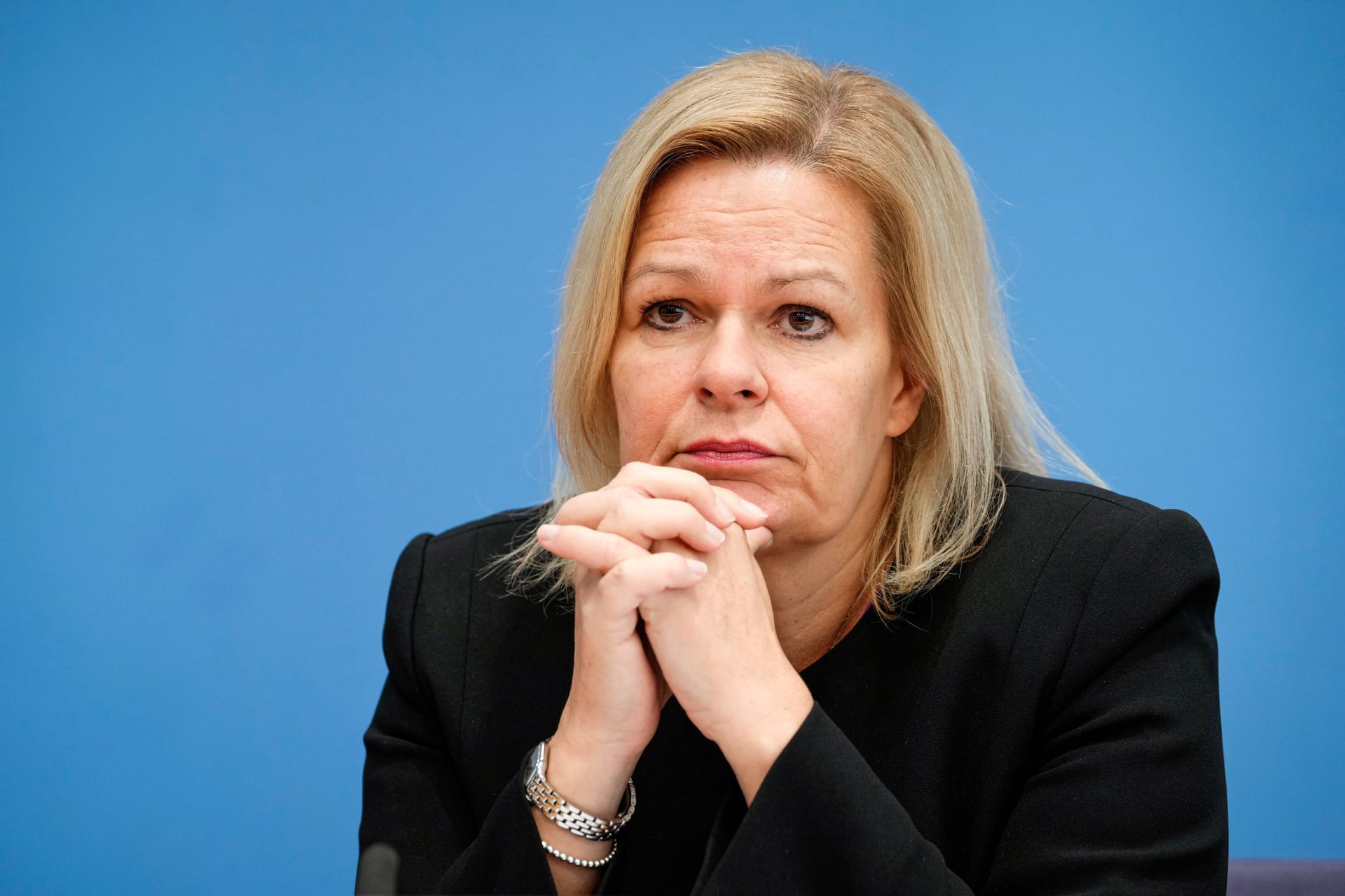 Nanca Faeser, Bundesinnenministerin: Die SPD-Politikerin berät sich mit den Innenministern anderer Länder.