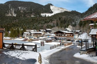Spitzingsee in Bayern, Urlaubsregion, Wintersport, Skigebiet, Skisaison