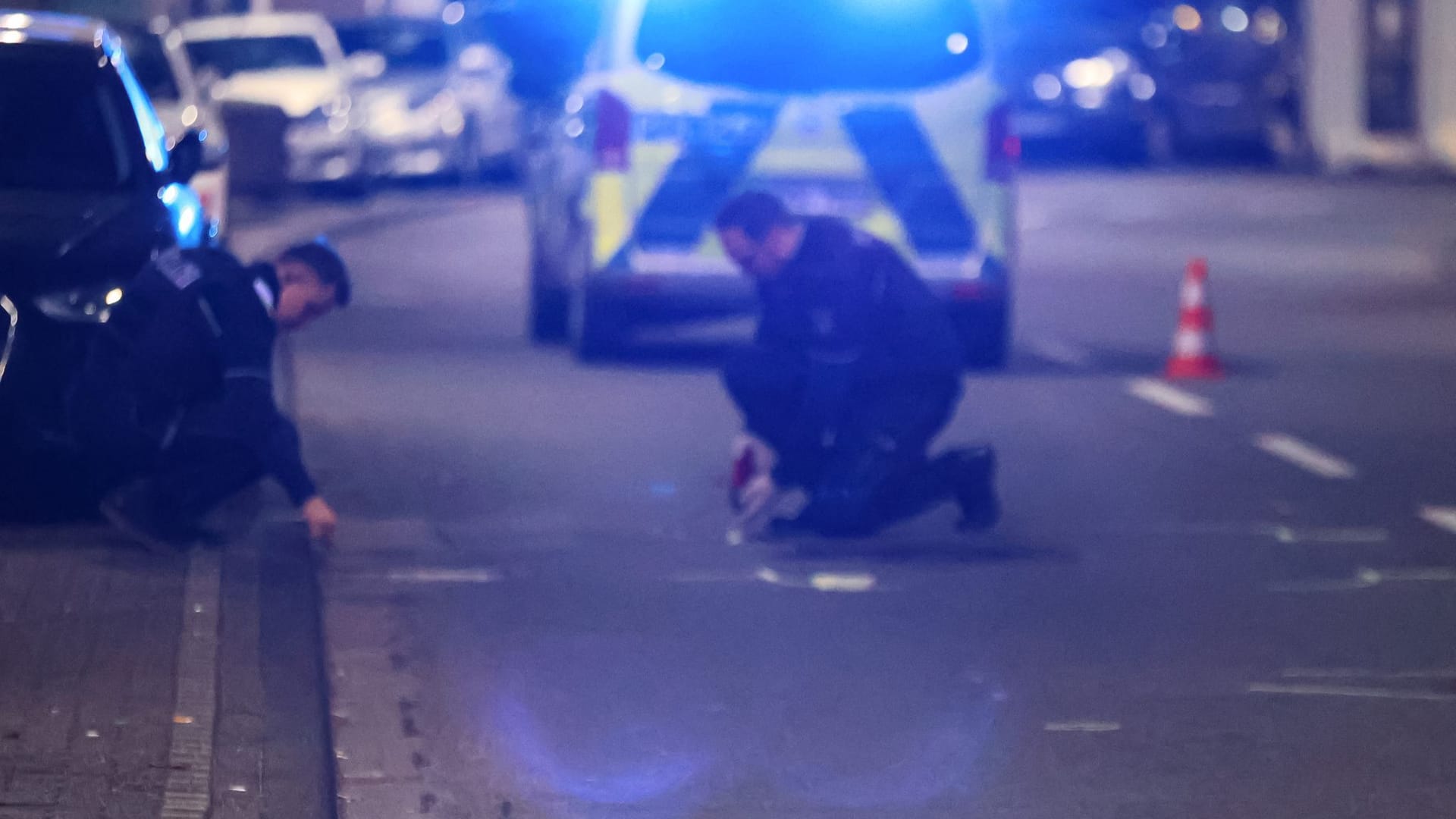 Fußgängerin in Wuppertal angefahren und schwer verletzt Fußgängerin in Wuppertal angefahren und schwer verletzt