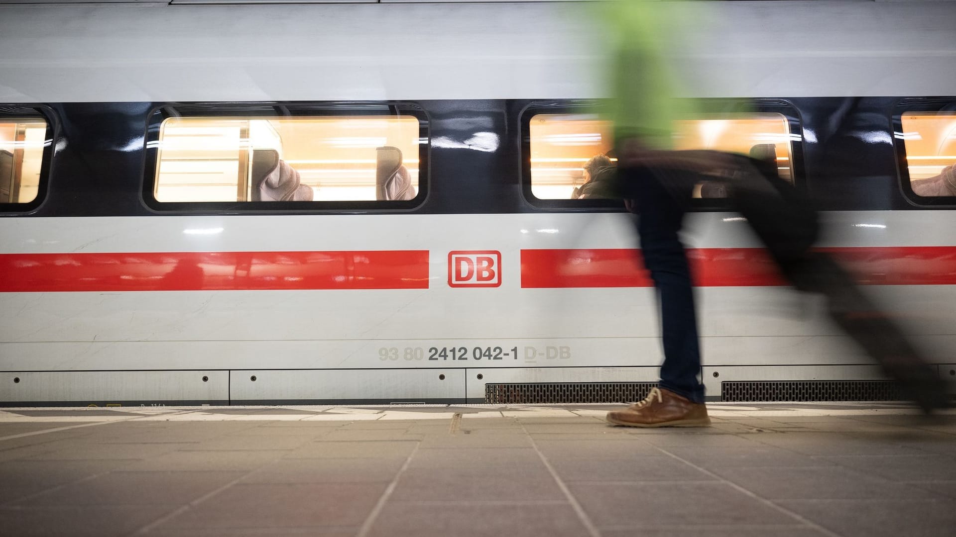 Fernverkehr der Deutschen Bahn (Symbolbild): Auf der Strecke von Hannover nach Berlin kommt es zu Einschränkungen.