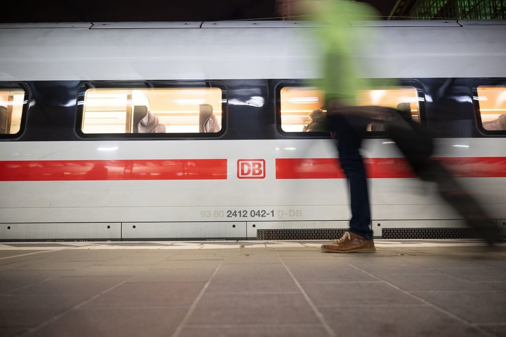 Fernverkehr der Deutschen Bahn (Symbolbild): Auf der Strecke von Hannover nach Berlin kommt es zu Einschränkungen.