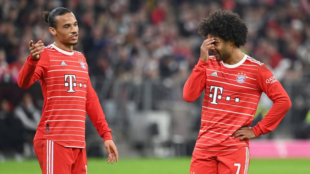 Serge Gnabry (r.) und Leroy Sané: Die beiden Nationalspieler haben die hohen Erwartungen beim FC Bayern noch nicht erfüllt.
