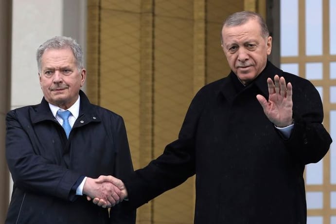 Der türkische Präsident Recep Tayyip Erdogan und Finnlands Staatsoberhaupt Sauli Niinistö haben sich in Ankara getroffen.