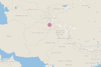 Das Epizentrum des Bebens: Laut der US-Erdbebenwarte USGS lag es nahe der afghanischen Stadt Dschurm an der Grenze zu Pakistan und Tadschikistan.