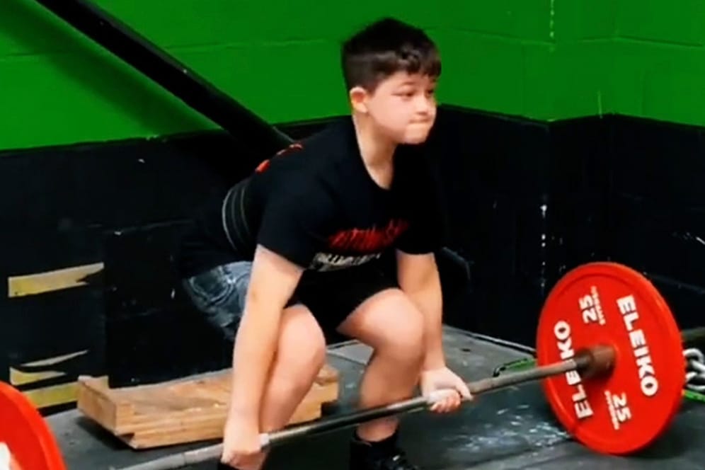 10-jähriger Gewichtheber bricht Rekord
