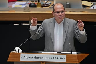 Björn Jotzo im Abgeordnetenhaus Berlin (Archivbild): Der frühere Abgeordnete teilt heftig auf Twitter gegen Parteikollegen aus.