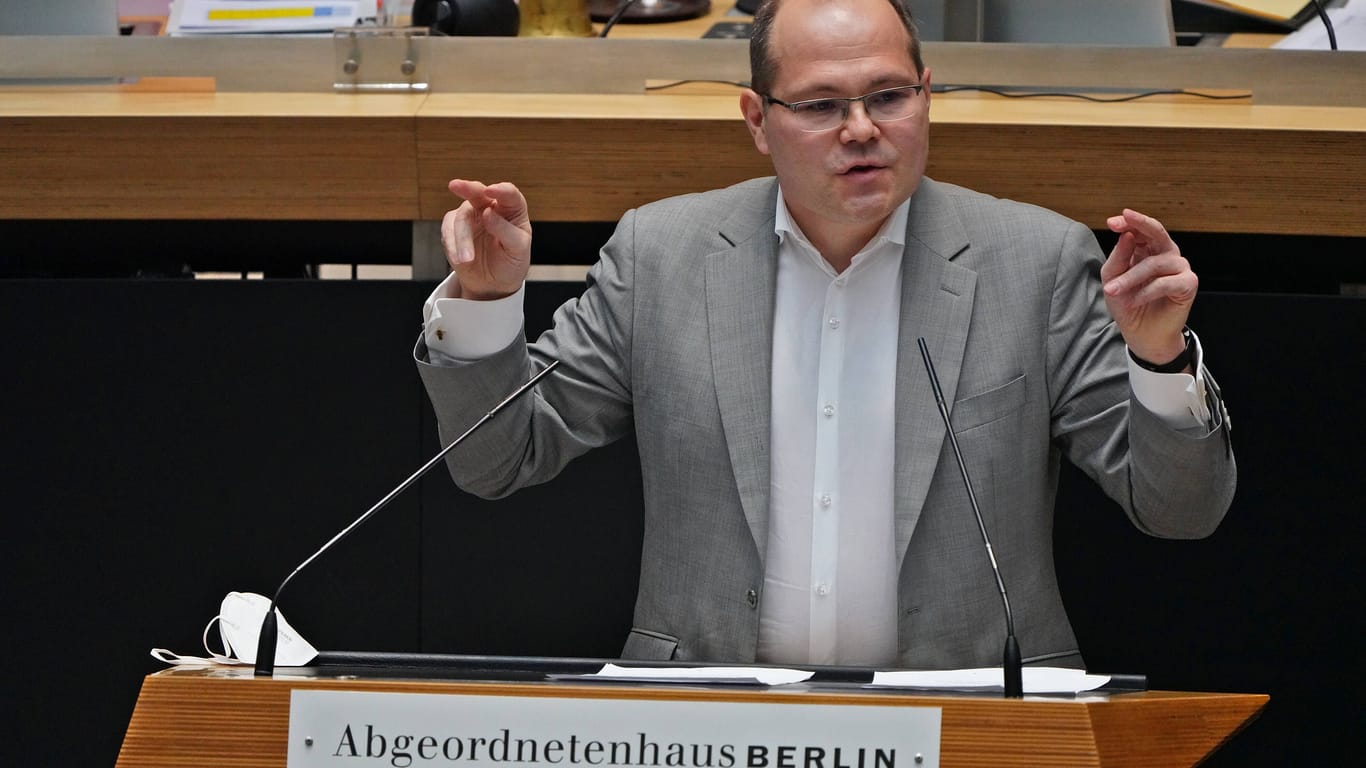 Björn Jotzo im Abgeordnetenhaus Berlin (Archivbild): Der frühere Abgeordnete teilt heftig auf Twitter gegen Parteikollegen aus.