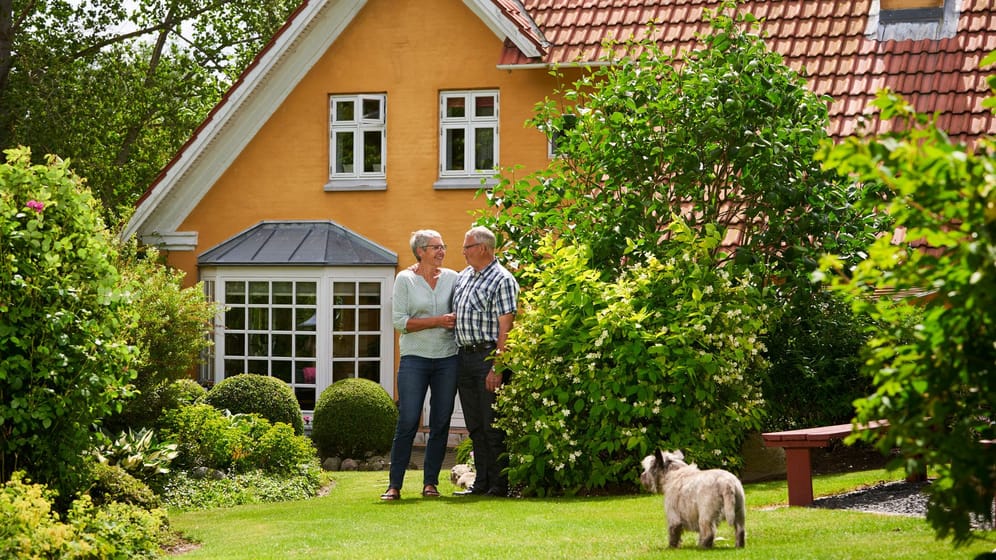 Den Ruhestand im Eigenheim genießen – könnte ein Teilverkauf dafür infrage kommen?