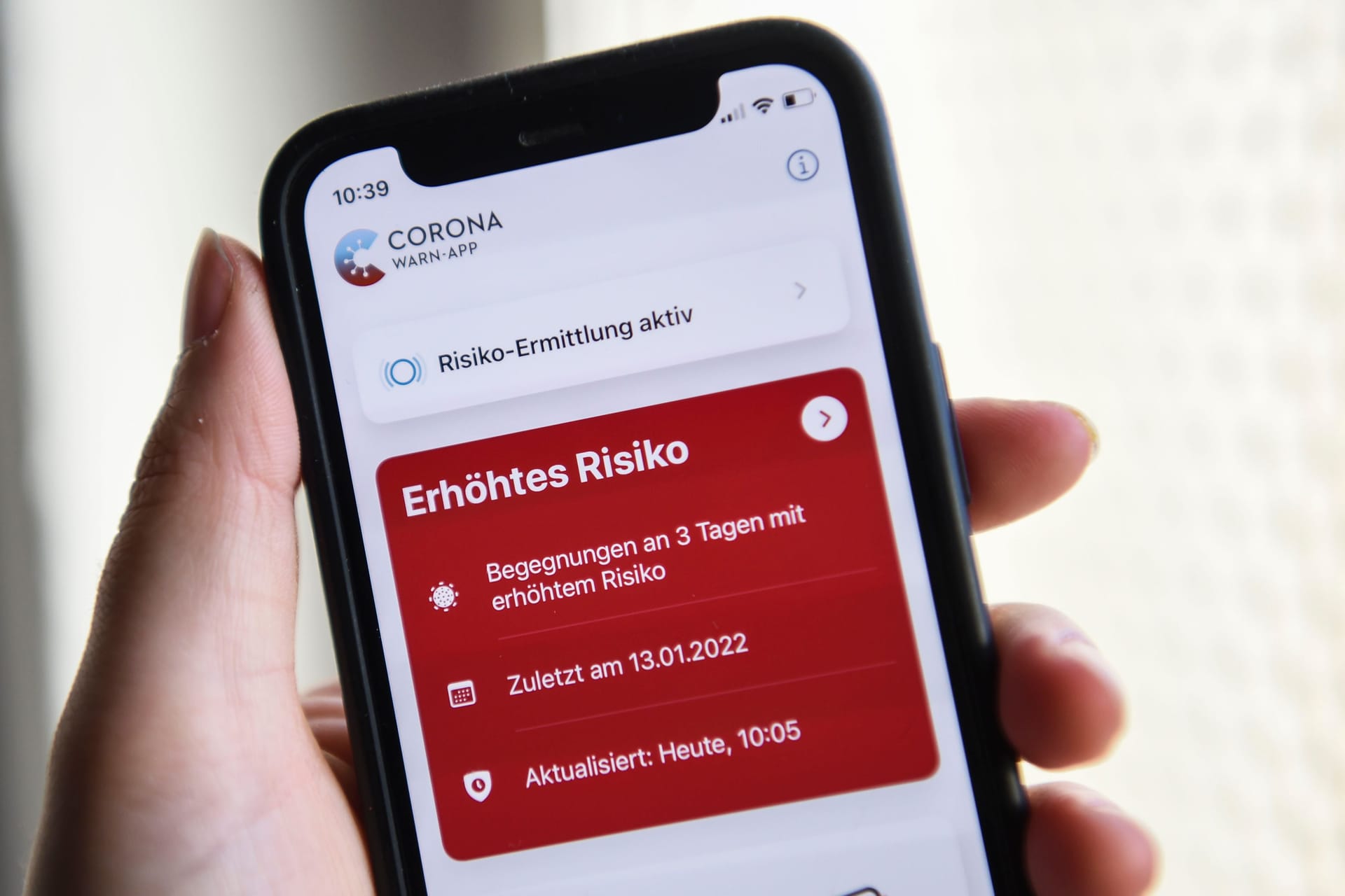 Corona-Warn-App zeigt in erhöhtes Risiko: Warnungen wie diese wird die App künftig nicht mehr liefern.