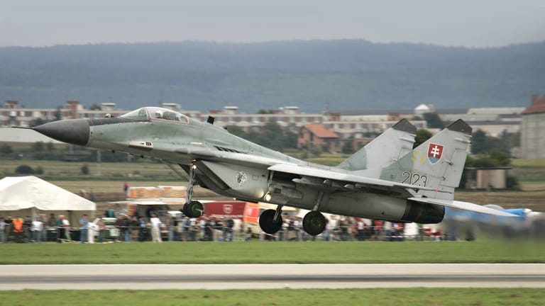 MiG-29 aus der Slowakei: Eine Lieferung des Kampfjets ist möglicherweise durch die Verfassung nicht gedeckt.