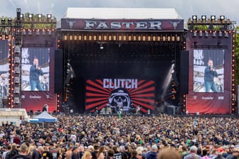 Tausende Zuschauer beim Wacken Festival 2022: Die Organisatoren engagieren sich seit mehreren Jahren für das Blutspenden.