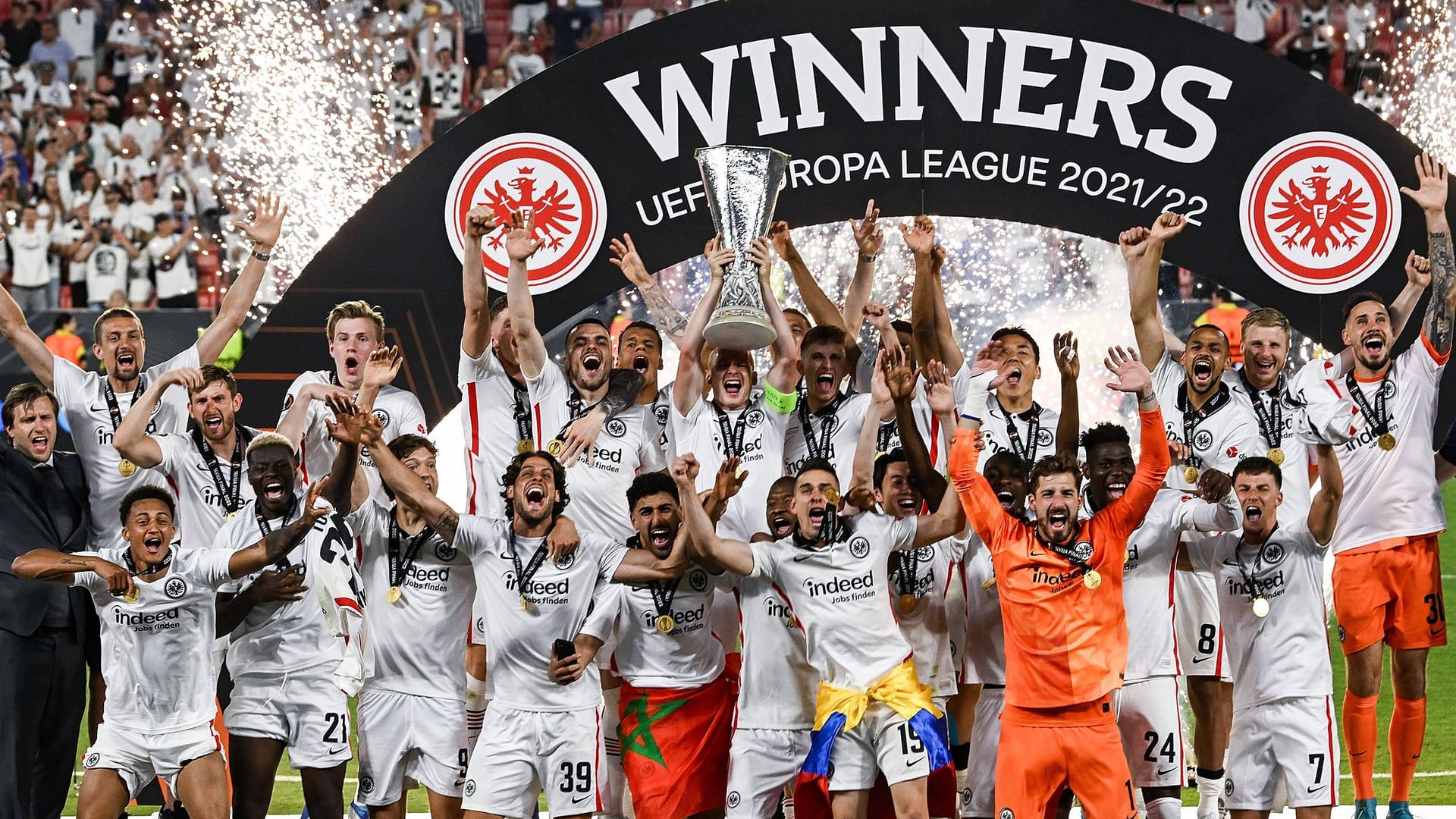 Frankfurt feiert den Sieg in der Europa League: Der Wettbewerb wird langfristig bei RTL zu sehen sein.