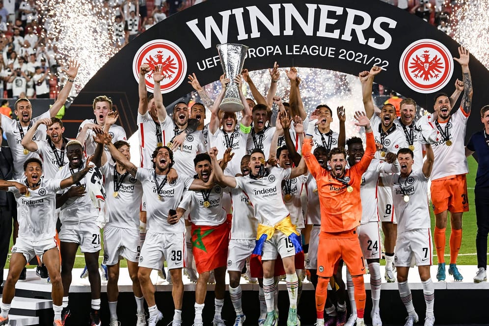 Frankfurt feiert den Sieg in der Europa League: Der Wettbewerb wird langfristig bei RTL zu sehen sein.