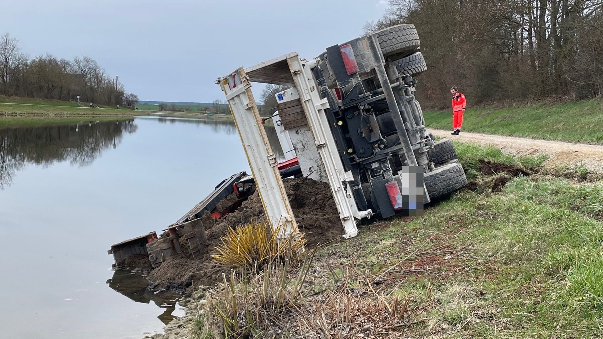 In Fürth sorgte ein Baggerfahrer am Dienstagnachmittag für einen Schreckmoment.