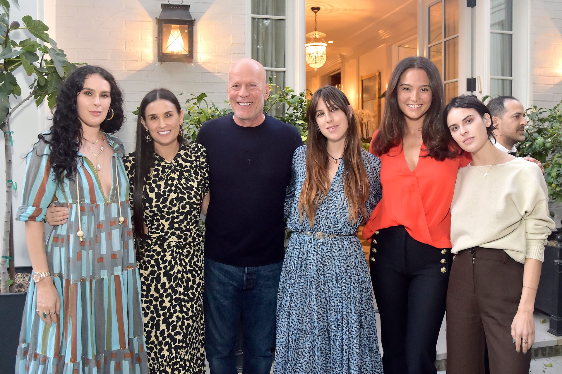 Rumer Willis, Demi Moore, Bruce Willis, Scout Willis, Emma Heming-Willis und Tallulah Willis: Die Patchworkfamilie hält zusammen.