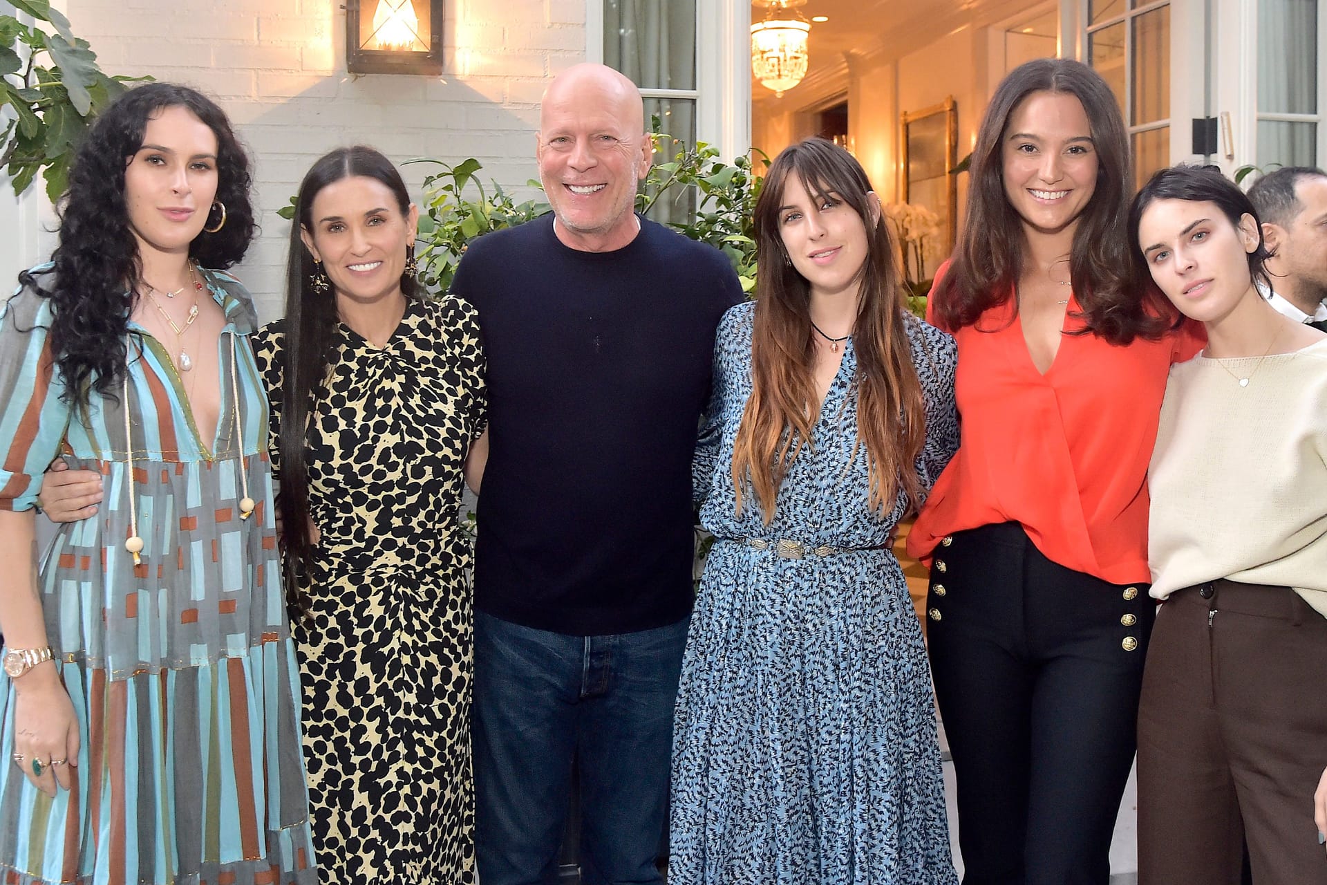 Rumer Willis, Demi Moore, Bruce Willis, Scout Willis, Emma Heming-Willis und Tallulah Willis: Die Patchworkfamilie hält zusammen.