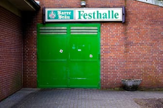 Das Schützenhaus am Tatort in Bramsche: Die Ermittler gehen neben einem Tötungsdelikt auch von einem Sexualverbrechen aus.