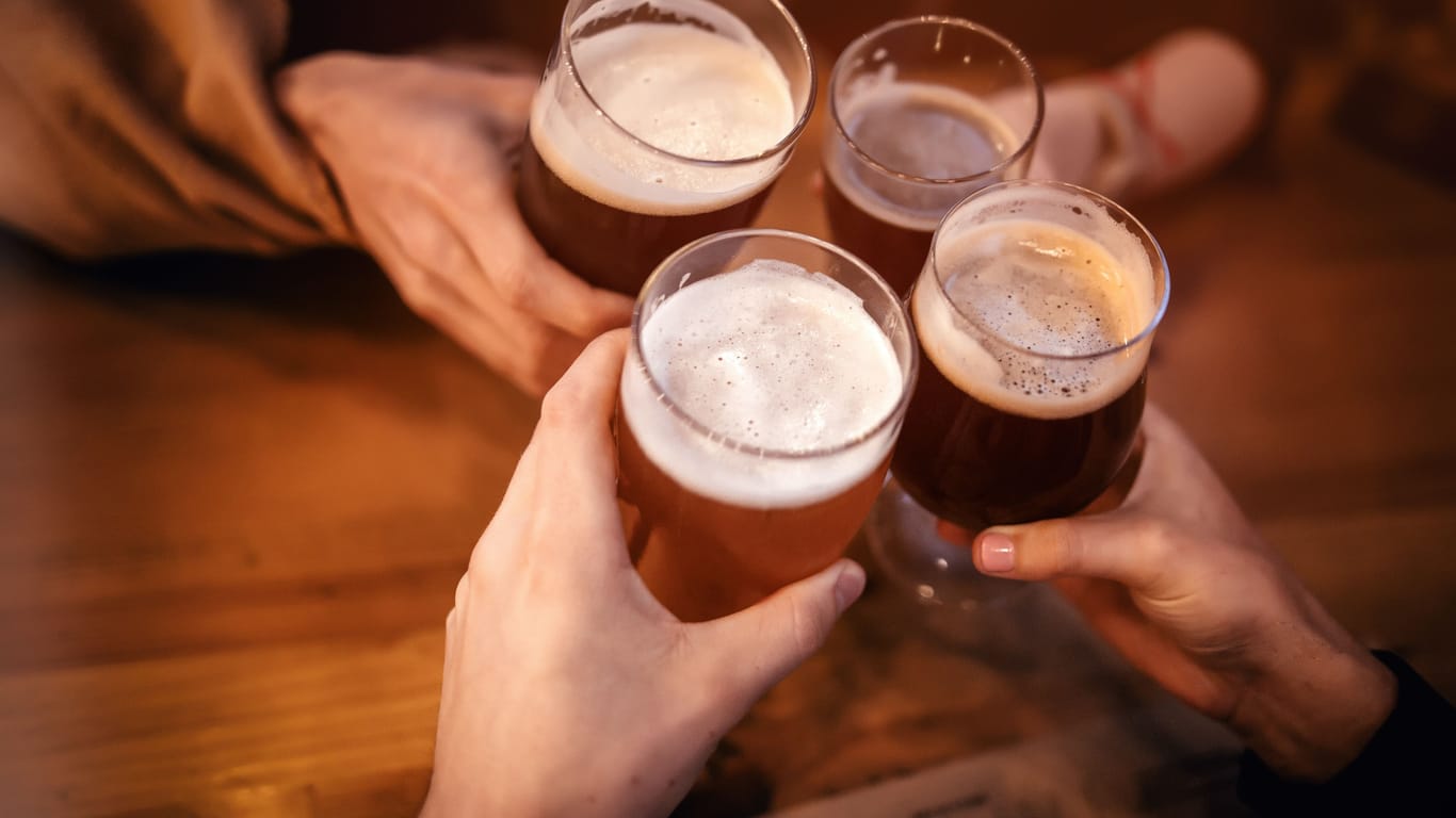 Alkohol ist allgegenwärtig in unserer Gesellschaft: Doch wer trinkt wie viel?