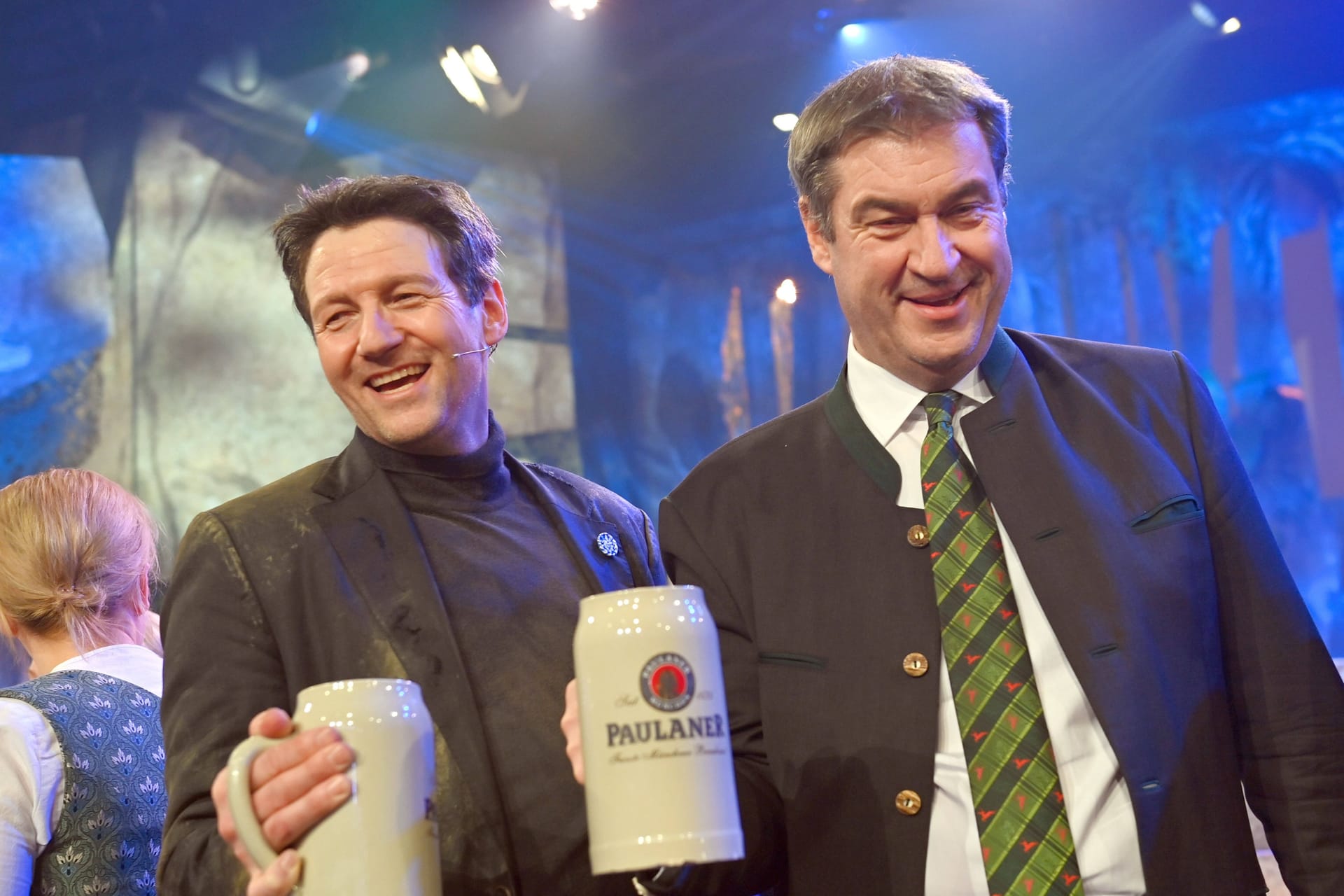 Bayerns Ministerpräsident Markus Söder (rechts) und Schauspieler Markus Unger als Markus Söder beim Nockherberg (Archivbild): Der CSU-Chef fällt derzeit wieder mit alten Taktiken aus.