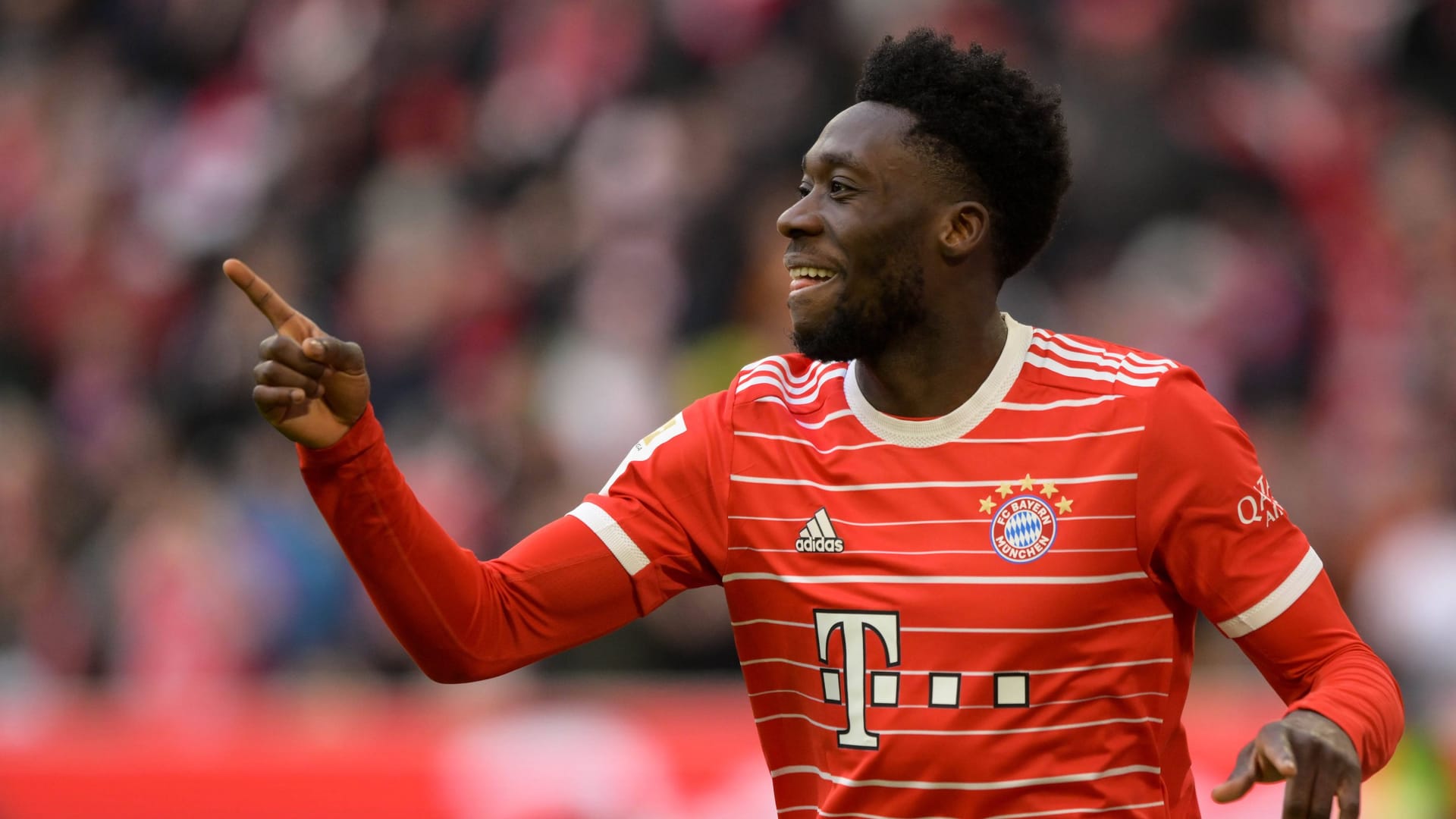 Alphonso Davies: Auch er könnte in der kommenden Saison in dem angeblich neuen Design zu sehen sein.