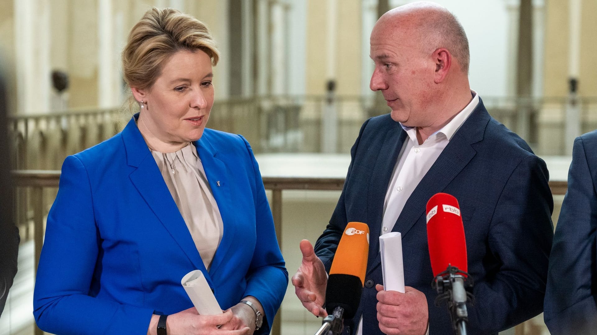 Franziska Giffey (SPD) und Kai Wegner (CDU): Die Stimmung beschreiben sie als überschwänglich. Franziska Giffey (SPD) und Kai Wegner (CDU): Die Stimmung beschreiben sie als überschwänglich.
