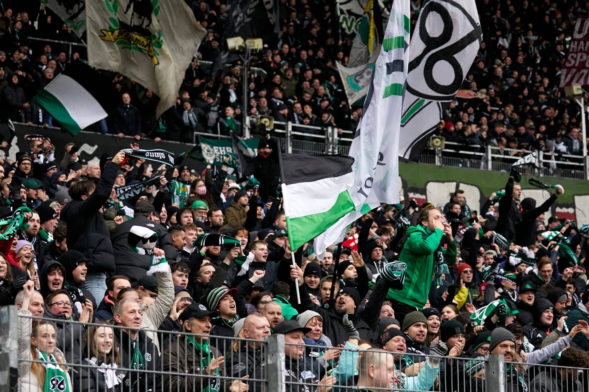 Hannover-96-Fans: Am kommenden Sonntag ist Hannover 96 zu Gast in Braunschweig.