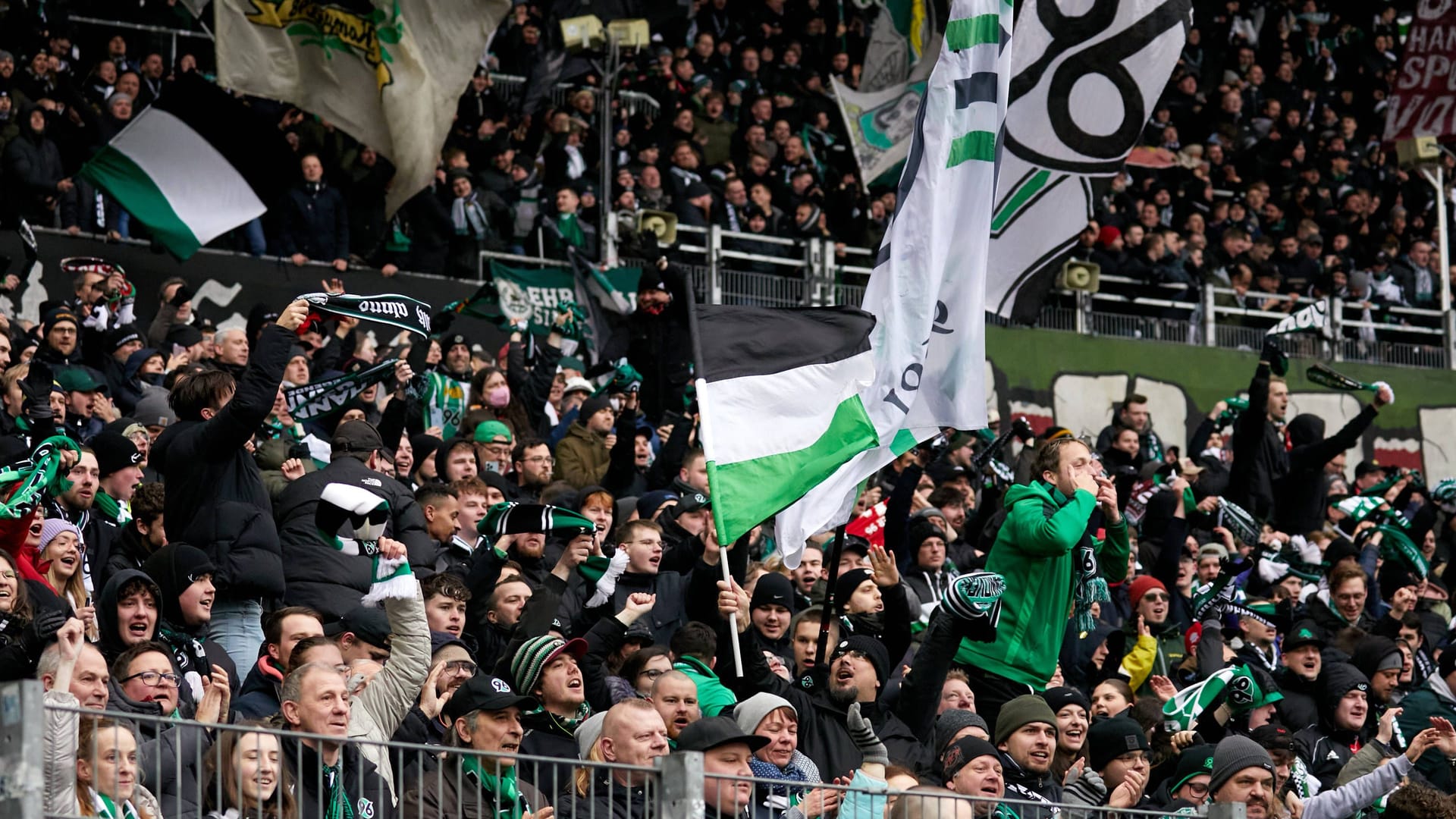 Hannover-96-Fans: Am kommenden Sonntag ist Hannover 96 zu Gast in Braunschweig.