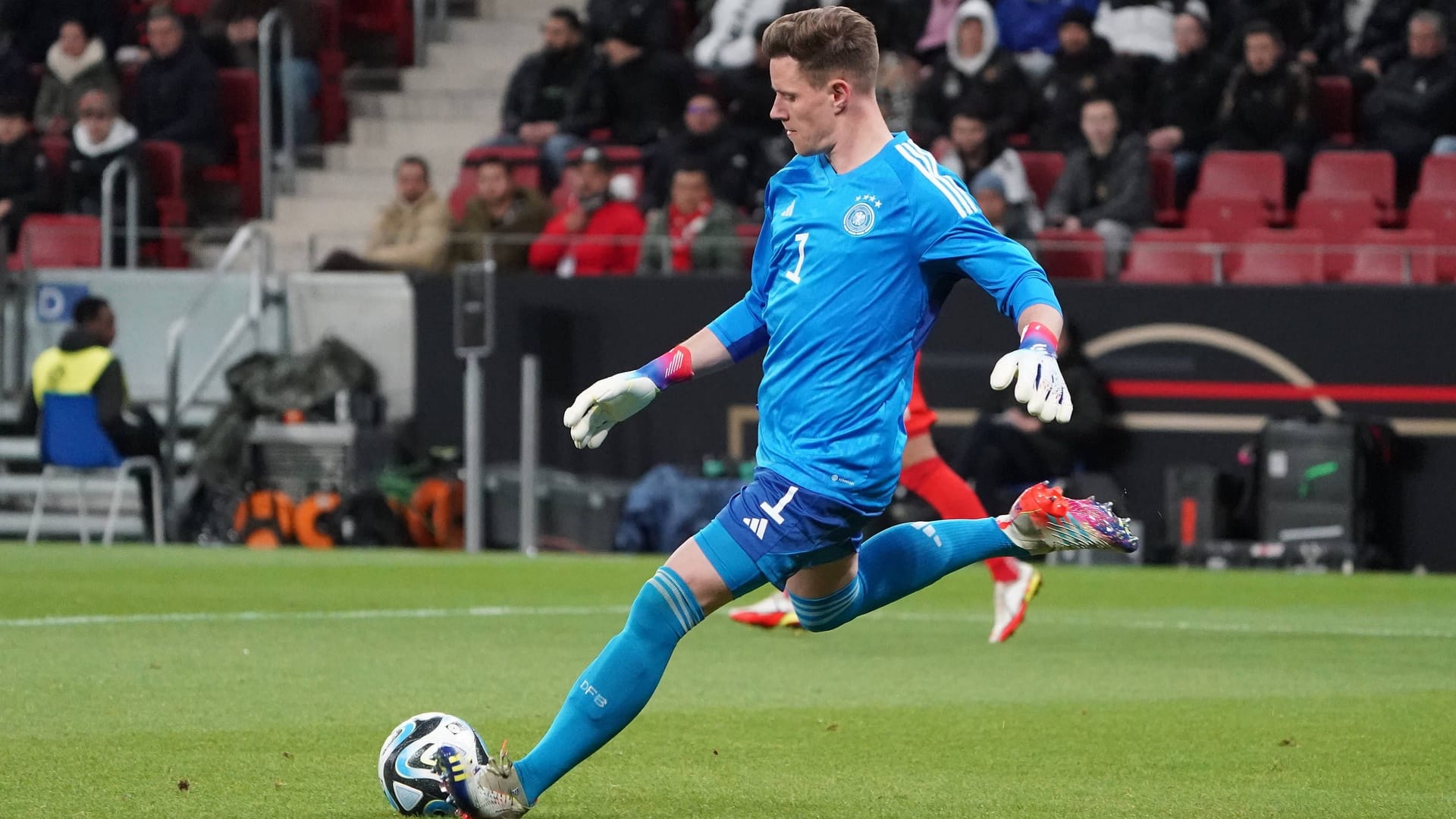 Marc-André ter Stegen: Hatte praktisch nichts zu tun. Bei Rückpässen sehr sicher und präzise im Spielaufbau. Note 3