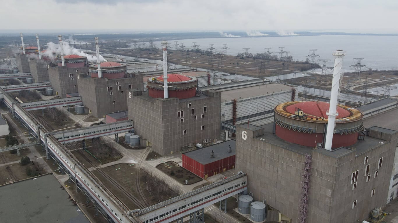 Das AKW Saporischschja: Experten sind besorgt um die Wasserversorgung des Kraftwerks.